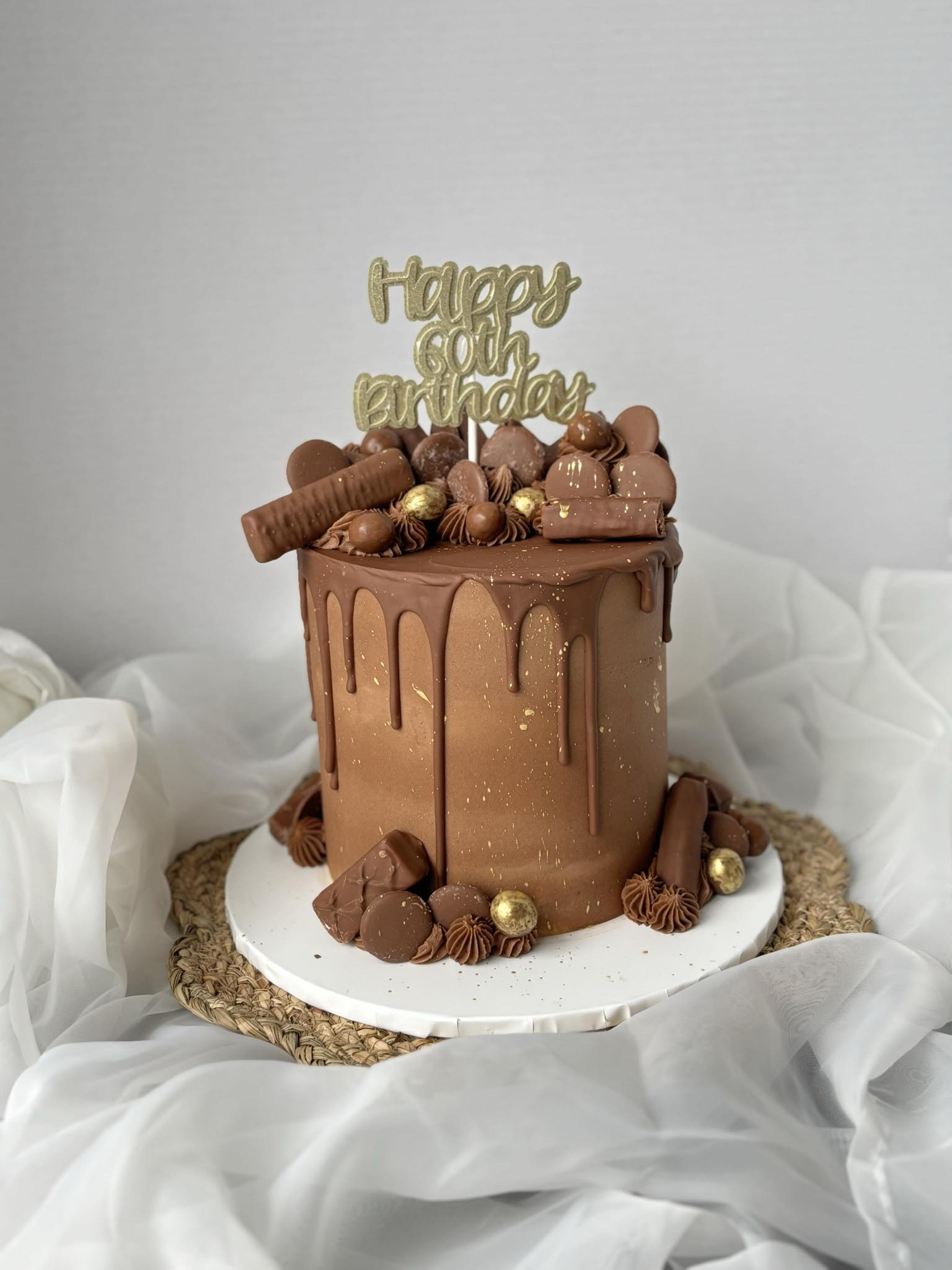491007340_1781504969096496_6835189334586736640_n 6 inch tall chocolate overload cake - Image 1