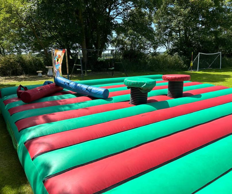 cropped-Gladiator-Jousting-Duel.jpeg 16ft x 23ft Gladiator Jousting Duel Inflatable - Image 1