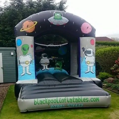 cropped-Space-alien.webp 10ft x 12ft Space / Alien Theme Bouncy Castle - Image 1
